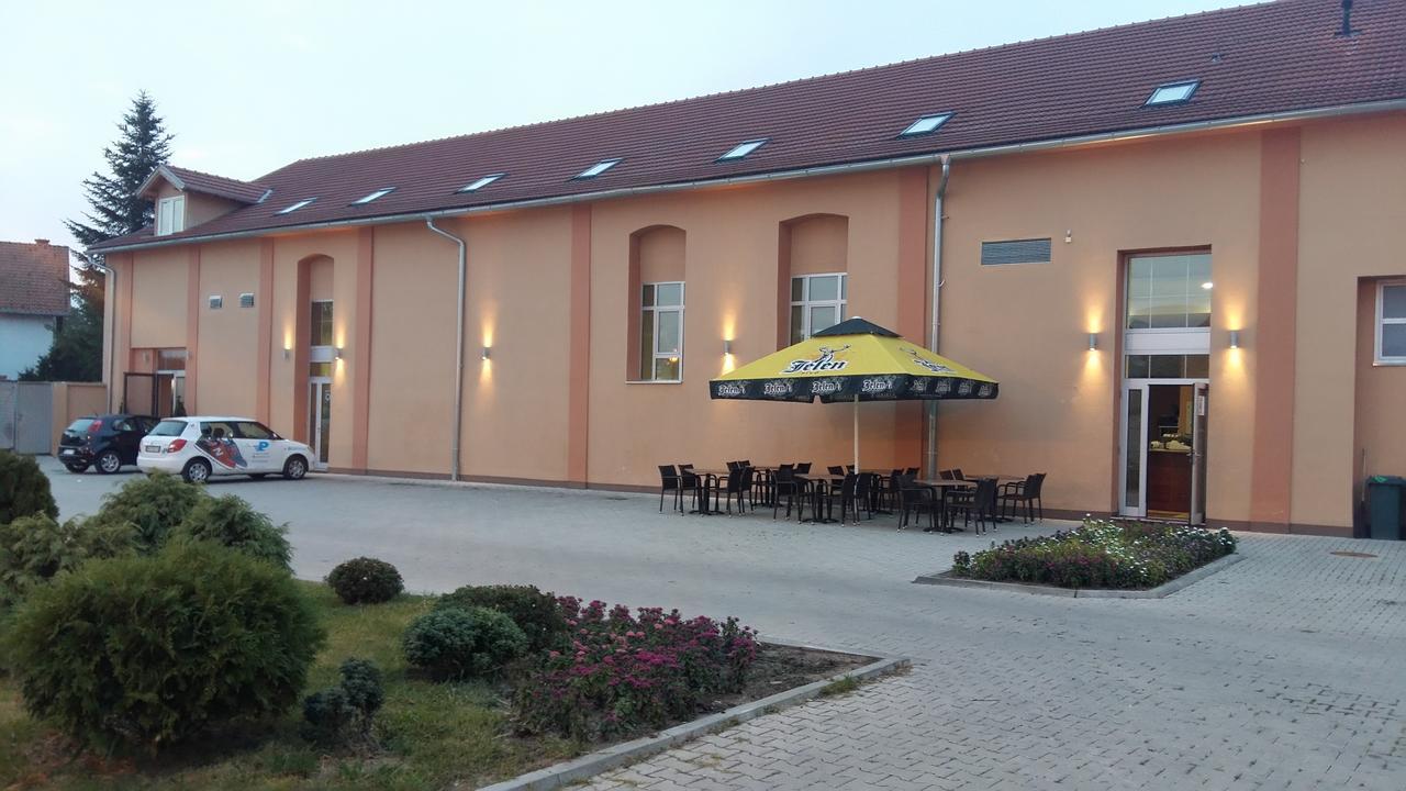 Stari Mlin Hotel Vrsac Exterior photo